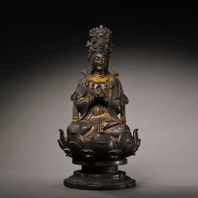 CHINA LIAO DYNASTY GILT BRONZE SEATED GUANYIN