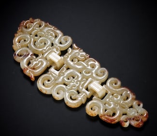 CHINESE HAN DYNASTY JADE PENDANT SET