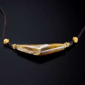 CHINESE TANG DYNASTY AGATE BEADS