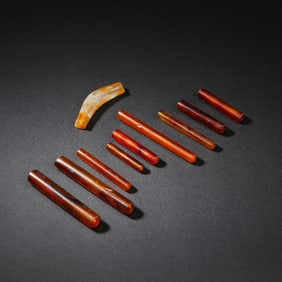A SET OF CHINESE LIAO DYNASTY AGATE TUBES