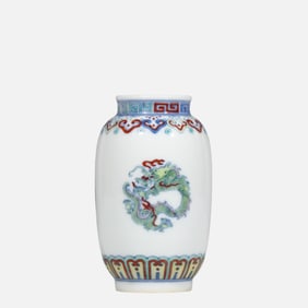 CHINESE QING DYNASTY DAOGUANG PERIOD DOUCAI DRAGON PATTERN VASE