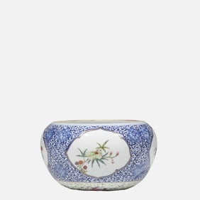 CHINESE QING DYNASTY QIANLONG PERIOD FAMILLE ROSE FLOWER PATTERNED CASKET