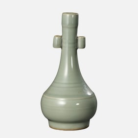 CHINESE SONG DYNASTY CELADON VASE WITH PIER