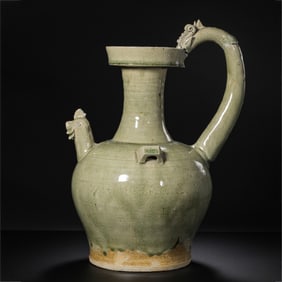A CHINESE YUE KILN CELADON DOUBLE-HANDLED CHICKEN-HEADED POT FROM THE NORTHERN AND SOUTHERN
