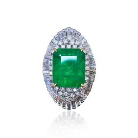 CGRL 18KGOLD DIAMOND AND EMERALD GEMSTONE RING