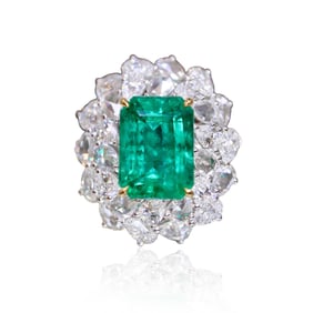 CGRL 18KGOLD DIAMOND AND EMERALD GEMSTONE RING