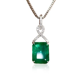 CGRL 18KGOLD DIAMOND AND EMERALD NECKLACE