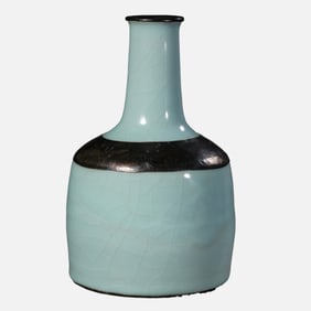 CHINESE SONG DYNASTY OFFICIAL KILN CELADON MALLET VASE (INSCRIBED BY EMPEROR QIANLONG)