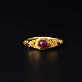 Ancient Gold Ring from Southeast Asia – Adorned with Ruby Gems [Size 9, 4 Grams]