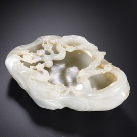 A 17th-century Chinese Qing Dynasty Hetian white jade openwork phoenix-patterned brush washer