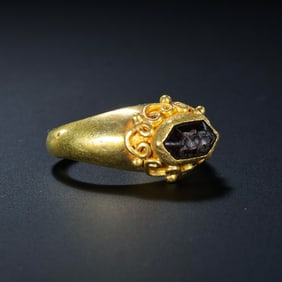 1st-3rd century AD, pure gold and gemstone-encrusted seal ring of the Kushan Empire