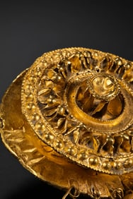 Pure gold hat ornaments from West Asia in the 7th century or later