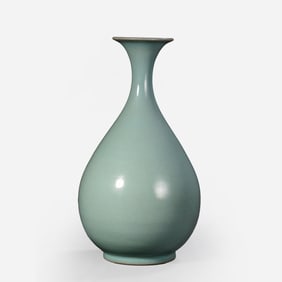 10th-11th century AD, Chinese Song Dynasty celadon-glazed Yuhuchun vase