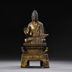 Gilded bronze seated Buddha statue, Northern Wei Dynasty (386-534 AD)