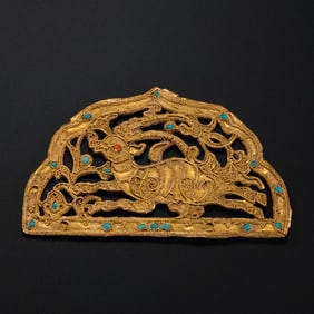 Pure gold and gemstone-inlaid hat ornaments from the Han Dynasty in China, dating from the 2nd