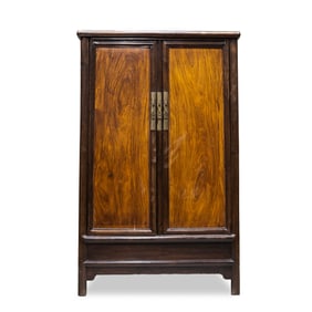 17th century or later, Chinese Ming Dynasty rosewood inlaid with huanghuali noodle cabinet