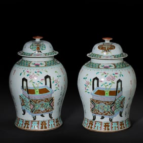 A pair of polychrome general jars from the Qing Dynasty, 19th century or later.