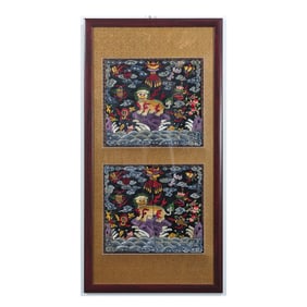 In the 18th century, a lion motif woven from silk tapestry was used as a badge on the uniforms of