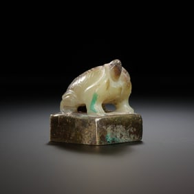 1st-2nd century AD, Chinese Han Dynasty, gold-plated jade seal with tortoise-shaped knob