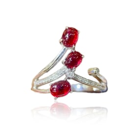 CGRL 18K Gold Ring with Diamonds and Natural Pigeon Blood Rubies