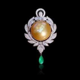 CGRL 18K Gold Diamond and Natural Pearl Pendant