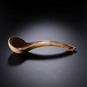 A RARE AND MAGNIFICENT WHITE JADE 'DRAGON-HEADED' RITUAL LADLE,SINANWARRING STATES PERIOD (475-221