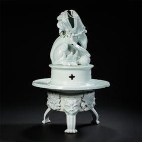 A RARE AND MAGNIFICENT 'QINGBAI' LION-FORM TRIPOD CENSER AND COVERSONG DYNASTY (960-1279), HUTIAN