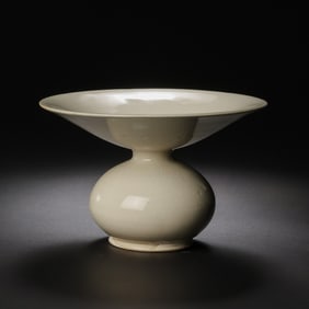 A RARE WHITE-GLAZED 'ZHADOU' (LEYS JAR)XING WARE, FIVE DYNASTIES PERIOD (10TH CENTURY)
