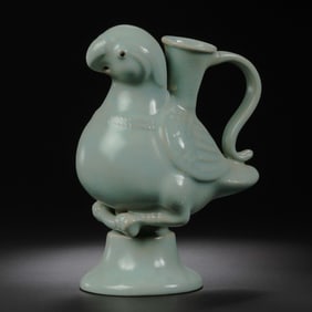 MAGNIFICENT AND EXTREMELY RARE RU-TYPE 'PARROT' VESSAL (ZUN)NORTHERN SONG DYNASTY (960–1127)