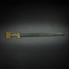 A MAGNIFICENT AND HIGHLY IMPORTANT GOLD-INLAID AND TURQUOISE-SET BRONZE SWORDWARRING STATES PERIOD