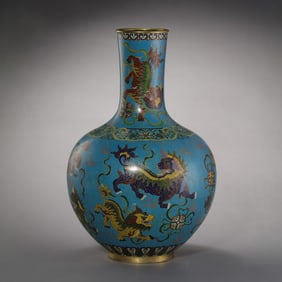 A MAGNIFICENT AND RARE IMPERIAL CLOISONNÉ ENAMEL 'LION DANCE' BOTTLE VASE,TIANQIUPINGMARK AND