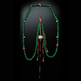 A RARE AND IMPORTANT JADEITE AND RED CORAL COURT NECKLACE (CHAOZHU)QING DYNASTY (1644–1911)