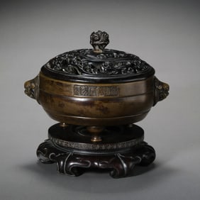 A RARE BRONZE 'LION-MASK' TRIPOD CENSER WITH IMPERIAL SIX-CHARACTER MARKMING DYNASTY (1368–1644)