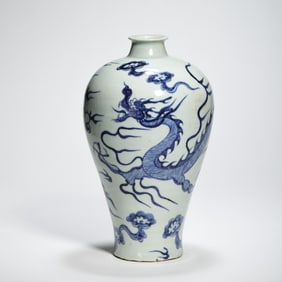 A RARE BLUE AND WHITE 'DRAGON' MEIPINGYUAN DYNASTY (1279-1368)