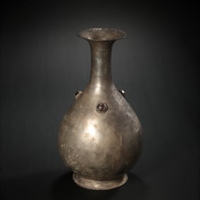 A GEM-SET SILVER PEAR-SHAPED VASE, YUHUCHUNPING