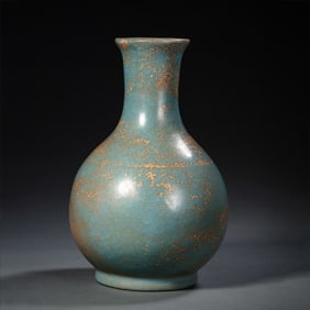 A MAGNIFICENT AND EXTREMELY RARE 'RU' WARE 'SKY-BLUE' GLAZED BOTTLE VASENORTHERN SONG DYNASTY