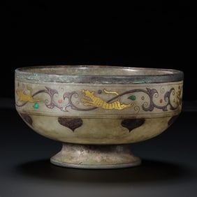 A SPECTACULAR AND MAGNIFICENT GILT-GOLD AND SILVER-INLAID JADE BOWLWARRING STATES TO HAN DYNASTY