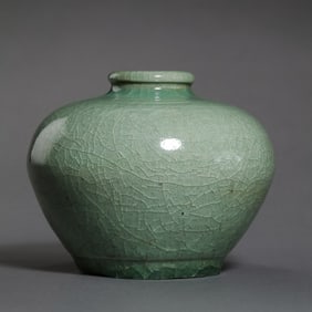 A RARE AND CHARMING LONGQUAN CELADON 'DULU' VASESONG DYNASTY (960–1279)