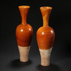 A PAIR OF LIAO DYNASTY TRICOLOR VASES