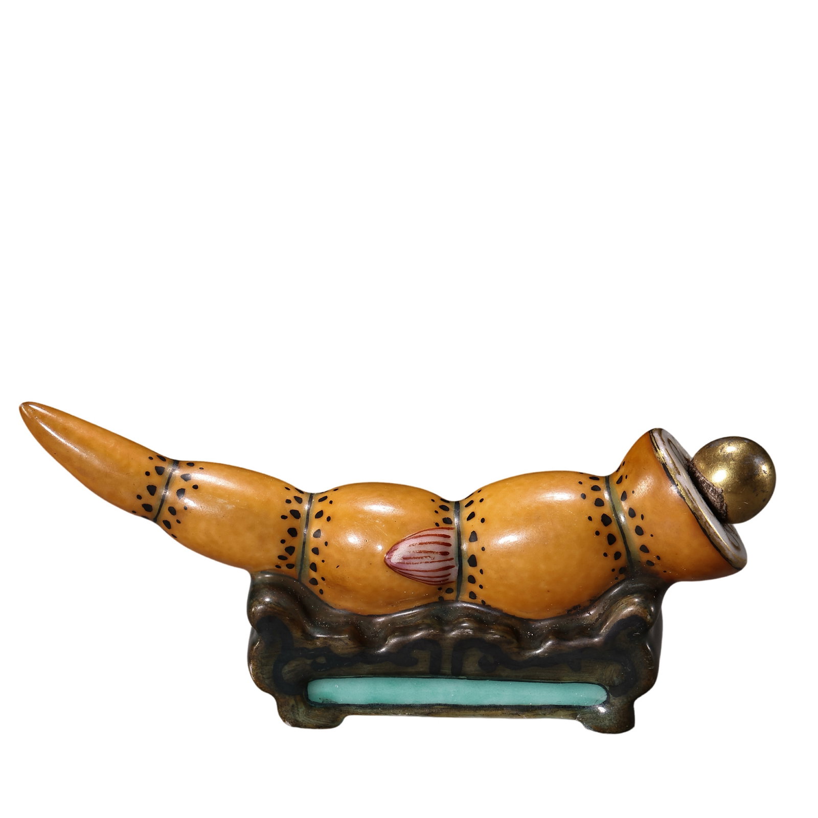 A Fine Famille Rose Naturalistic Double-Gourd Form Porcelain Snuff Bottle, Qianlong Period, Qing: Dimensions: Length: 8.5 cm (3.35 in); Height: 3 cm (1.18 in); 18th CenturyCondition & Provenance: Overall in very good condition. The porcelain body is well preserved with a lustrous glaze and finely 
