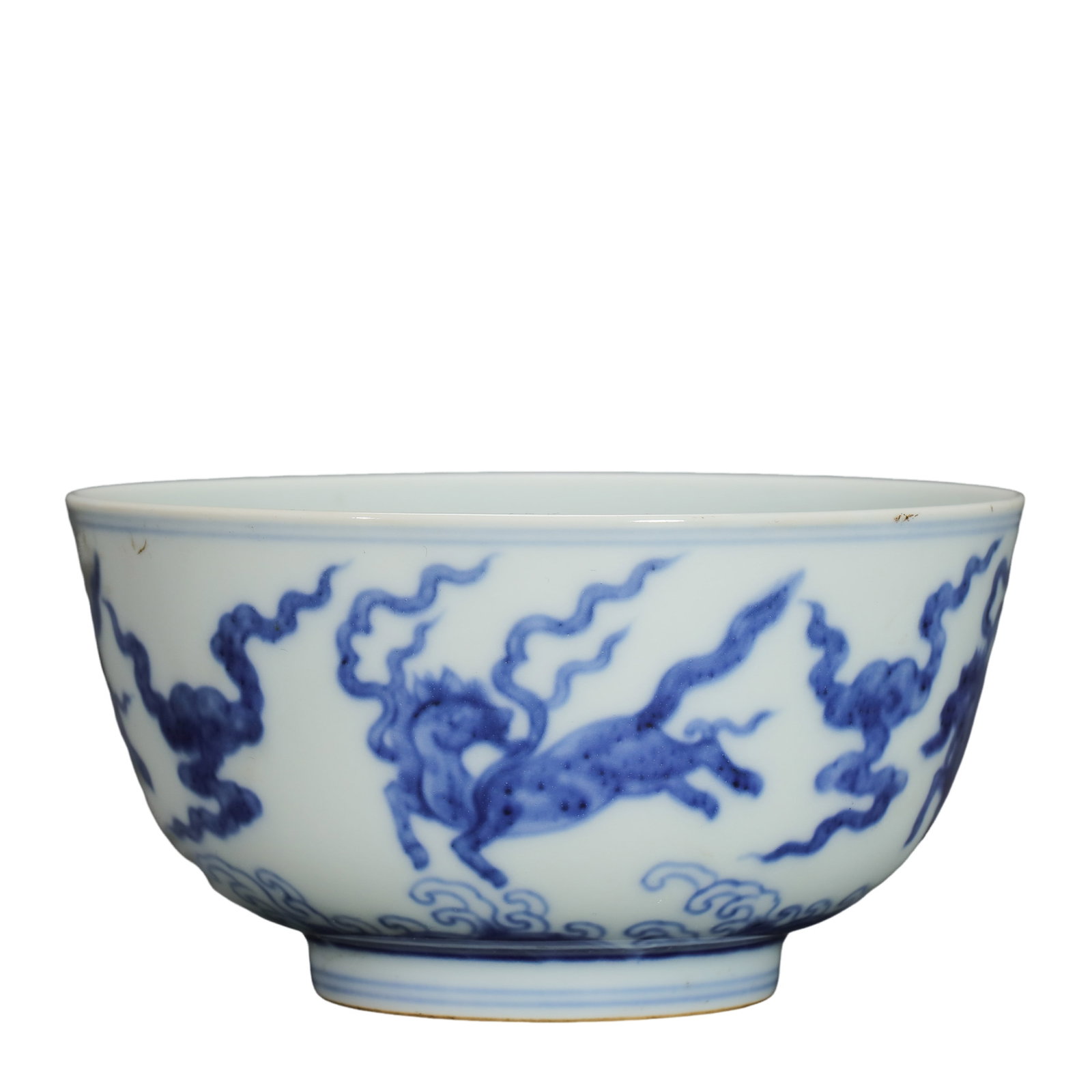 Ming Dynasty Chenghua Period Blue and White Dragon and Cloud Imperial Bowl: Dimensions: 15th Century (Chenghua Period, 1465–1487); Approx. D. 15 cm × H. 7 cm (5.91 × 2.76 in.)Condition & Provenance: A finely proportioned imperial bowl with a delicate white porcelain body 