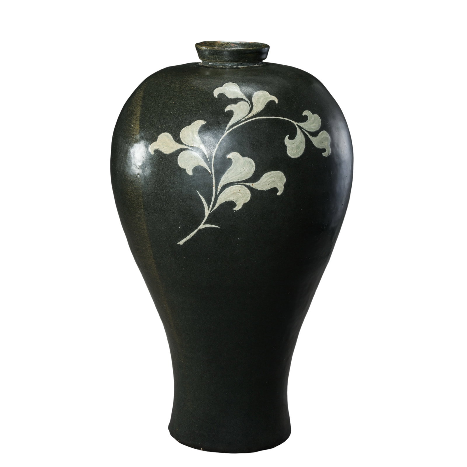 Korean Goryeo Dynasty Black-Glazed Plum Vase with White Painted Floral Decoration (12th–13th: Dimensions: 12th–13th Century CE; Height: 33 cm (12.99 in.), Maximum Diameter: 20.5 cm (8.07 in.)Condition & Provenance: The vase remains in good condition with a complete form. The black glaze disp