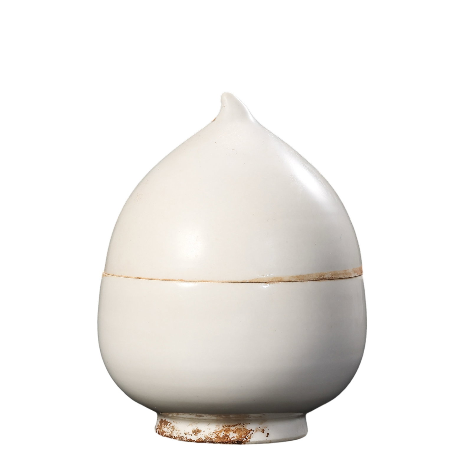 Northern Song Dynasty Ding Ware White Porcelain Covered Box with “Guan?? Mark (Northern Song: Dimensions: Height 11 cm, Width 8.5 cm (approx. 4.3 in. high, 3.3 in. wide, approx. 0.36 ft. high), 11th CenturyCondition and Provenance: The piece is in good condition, with a well-preserved body and