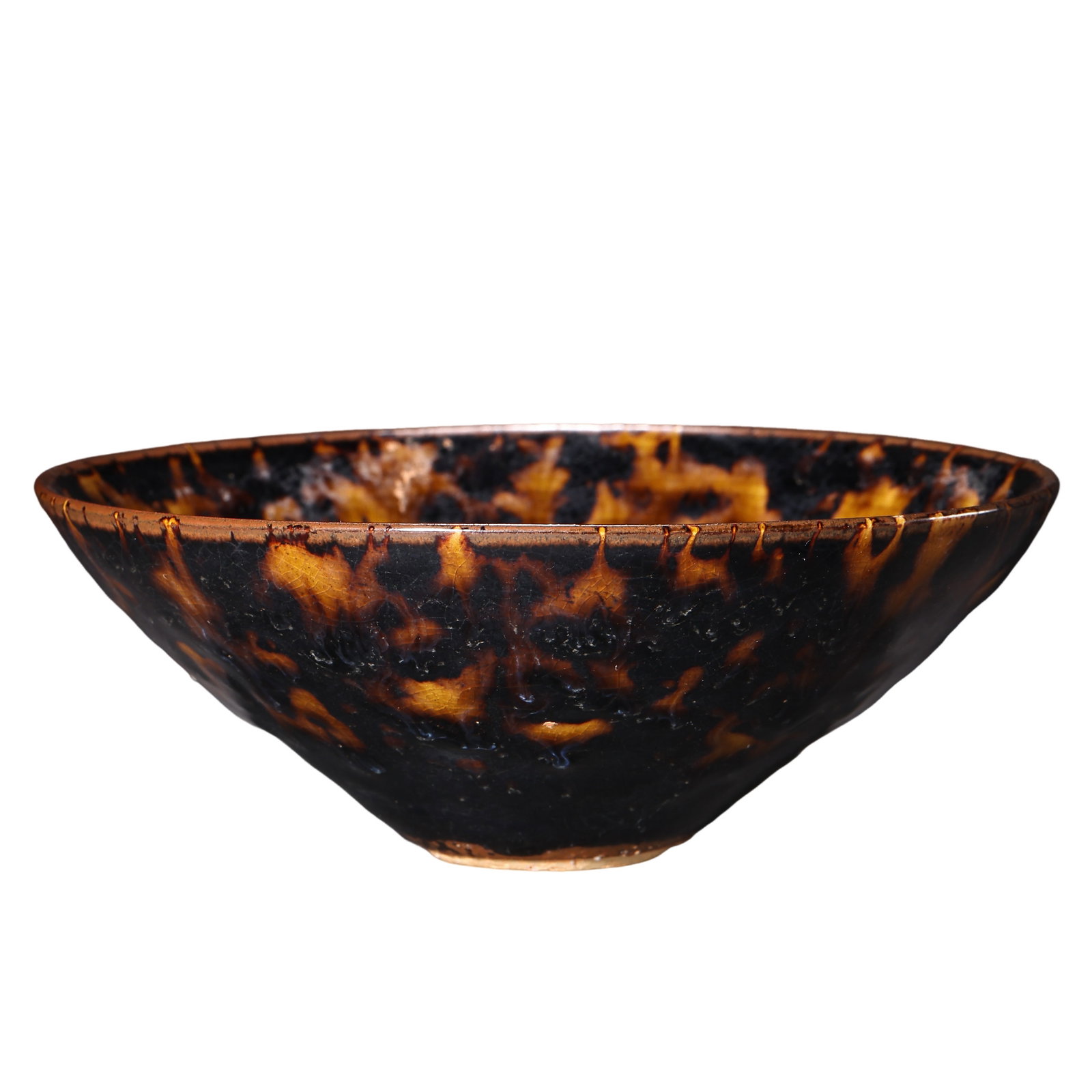 Southern Song Dynasty Jizhou Kiln Tortoiseshell-Glazed Conical Tea Bowl (12th–13th Century): Dimensions & Weight: Diameter 14.5 cm, height 5.5 cm, approximately 5.7 inches in diameter and 2.2 inches high (12th–13th century)Material: Porcelain with Jizhou kiln tortoiseshell glazeCondition & 