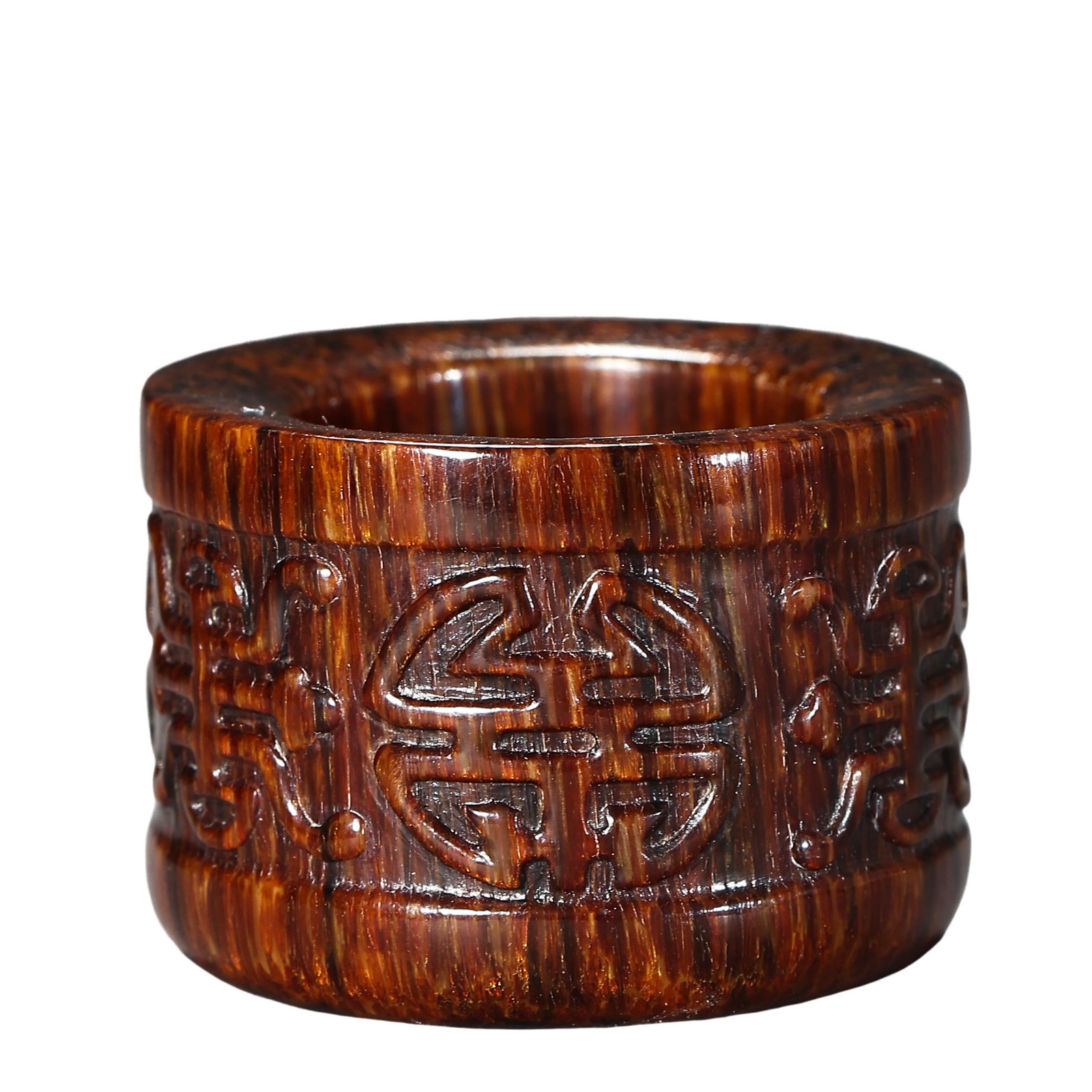 Qing Dynasty Horn Thumb Ring (18th–19th Century): Dimensions & Weight: Height 2.5 cm (approx. 0.98 in), diameter 3.6 cm (approx. 1.42 in), weight 18 g (approx. 0.04 lb)Condition & Provenance: Good condition with a naturally developed patina, clear ho