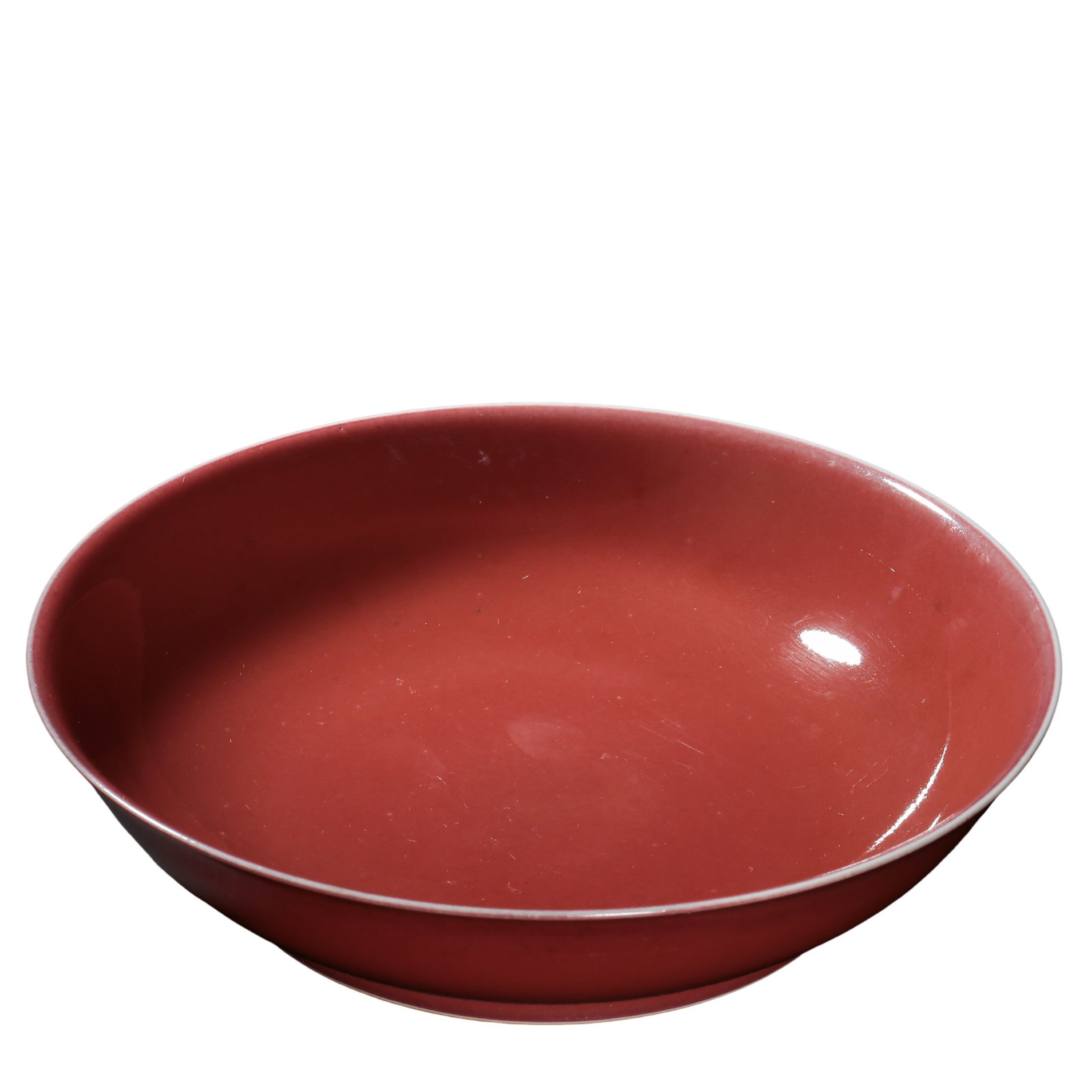 Qing Dynasty, Qianlong Period (1736–1795), Imperial Copper-Red-Glazed Large Dish, Six-Character: Dimensions: Diameter 20.5 cm (approximately 8.07 in., about 0.67 ft.), 18th centuryCondition and Provenance: Good condition with a well-preserved glaze surface and natural signs of age and use. The fo
