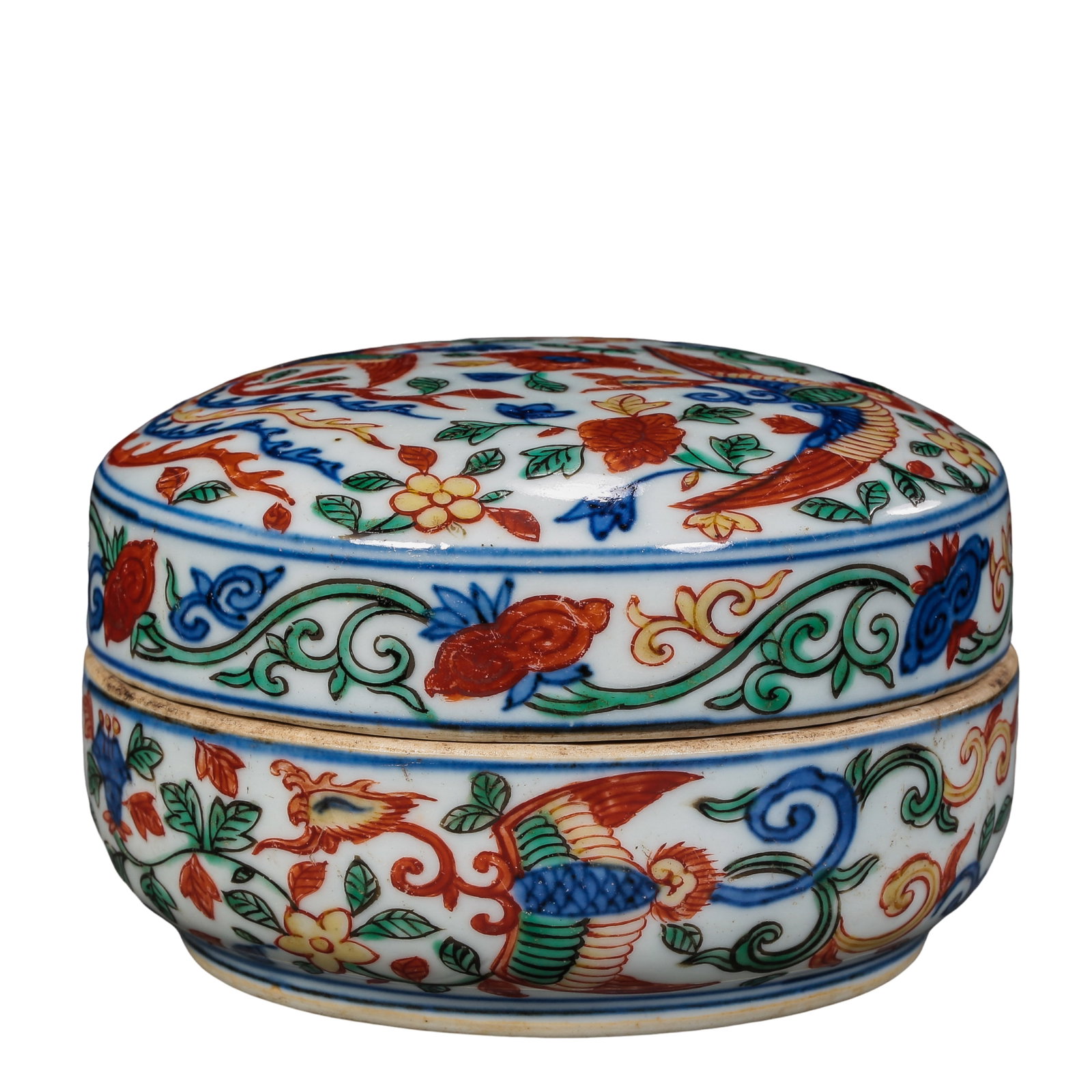 Wanli Period Ming Dynasty Wucai Covered Box with Phoenix Decoration (Late 16th–Early 17th Century): Dimensions: Diameter 11 cm, height 7 cm (approx. 4.3 in. diameter, approx. 2.8 in. high, approx. 0.36 ft. high); Late 16th–Early 17th CenturyCondition & Provenance: Good condition with well-preserve