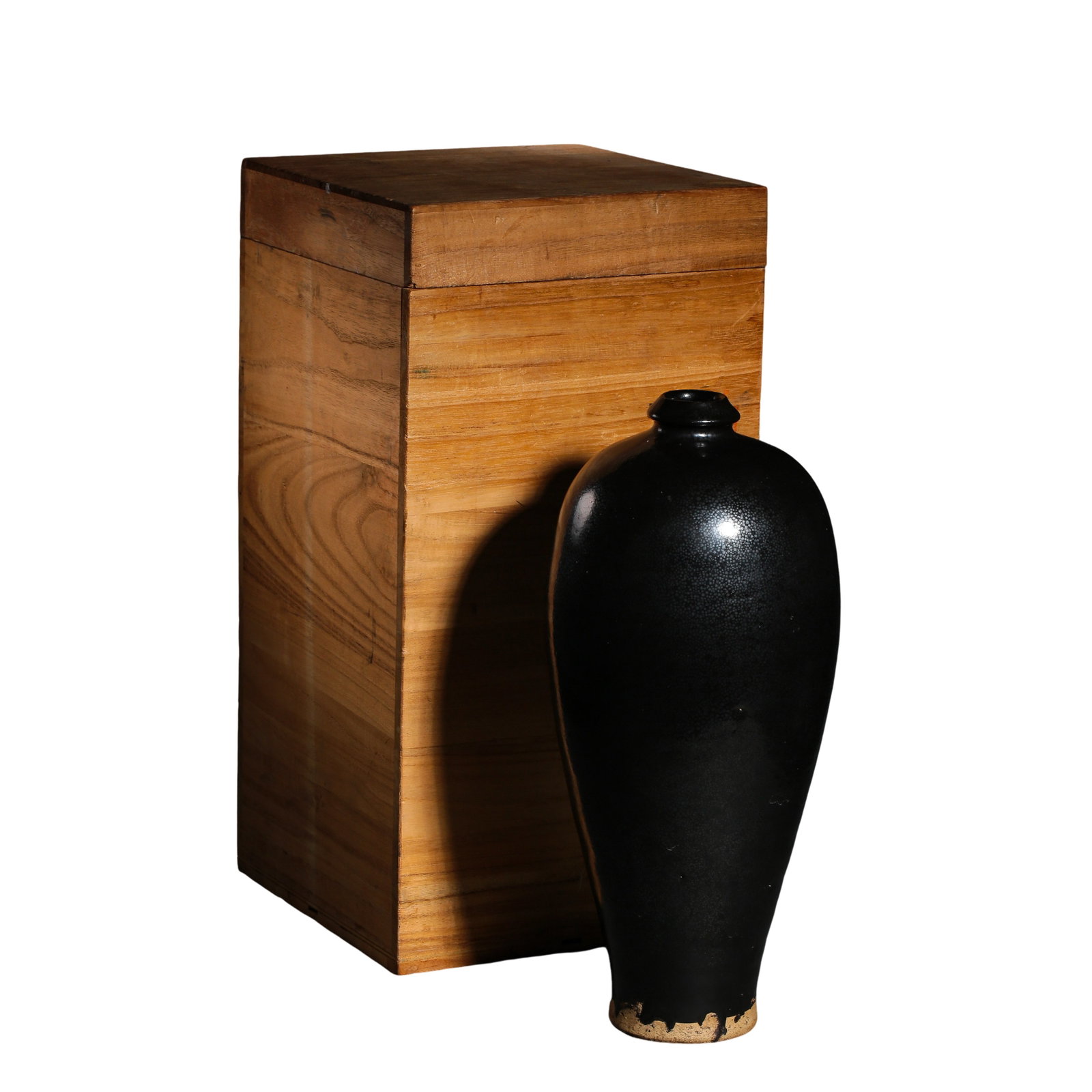 Black-Glazed Oil Spot Meiping Vase, Song Dynasty (11th–13th Century): Dimensions: Height 33 cm (approximately 13 in, 1.08 ft); Maximum diameter 15.5 cm (approximately 6.1 in, 0.51 ft)Condition & Provenance: The vase is in good condition, with a naturally preserved glaze