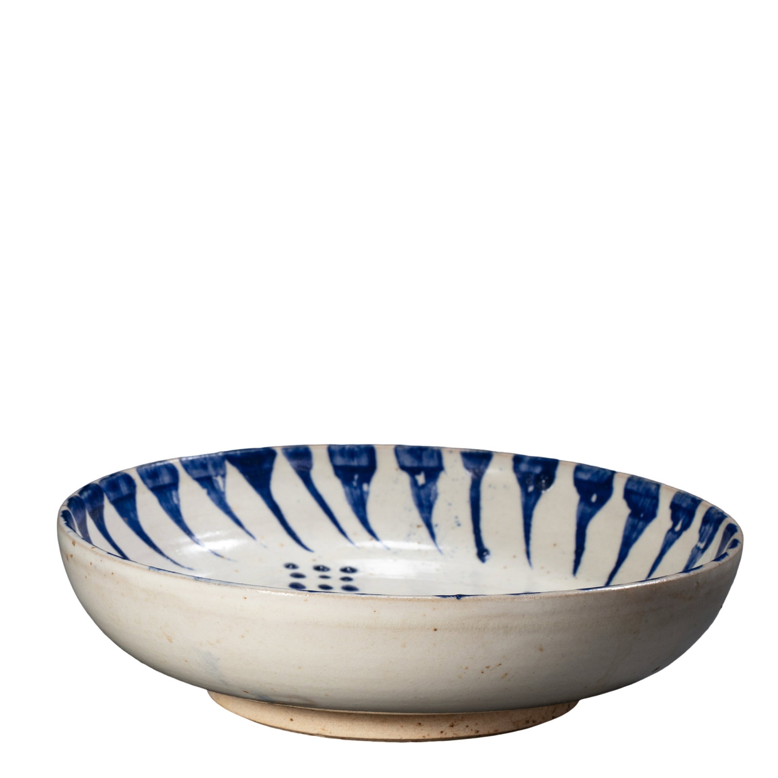 Blue-and-White Painted Radiating Dot Pattern Dish, Yuan Dynasty (13th–14th Century): Dimensions: 16.5 cm diameter x 4.5 cm high (approximately 6.5 in diameter x 1.8 in high, approximately 0.5 ft diameter x 0.15 ft high); 13th–14th CenturyCondition & Provenance: The dish is in good c
