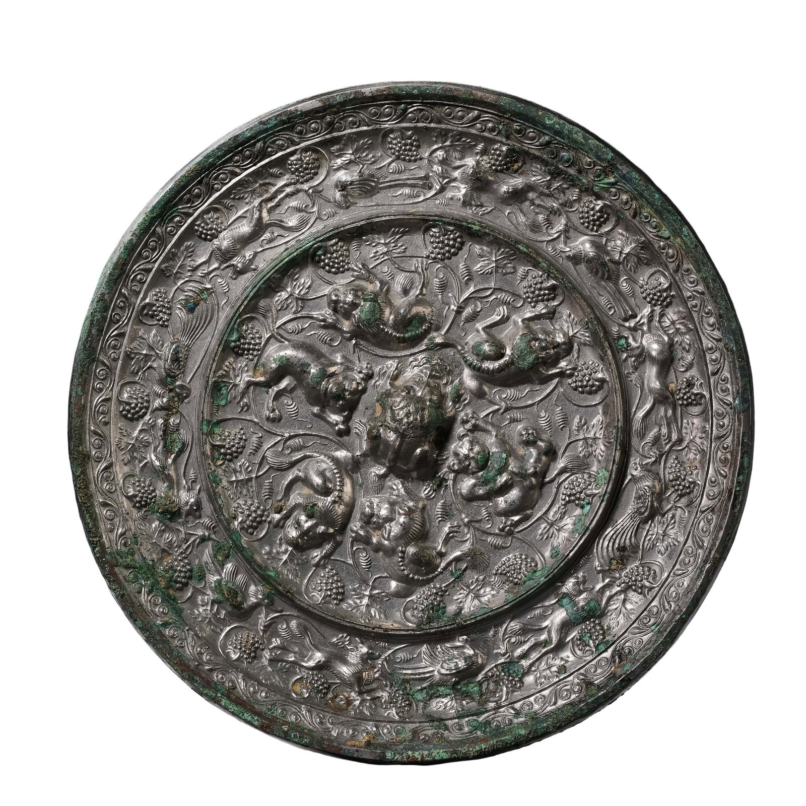 Tang Dynasty Bronze Mirror with Sea Beasts and Grapevine Design (High Tang Period, 8th Century): Dimensions & Weight: Diameter 17.5 cm (approximately 6.9 inches, approximately 0.57 feet); Weight 1147 g (approximately 2.53 lbs); High Tang Period, 8th century bronze mirror?Condition & Provenance: T